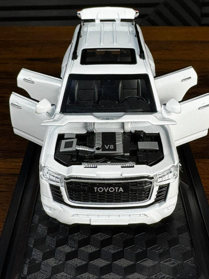Land Cruiser Die Cast Model 1:28 - Toynix