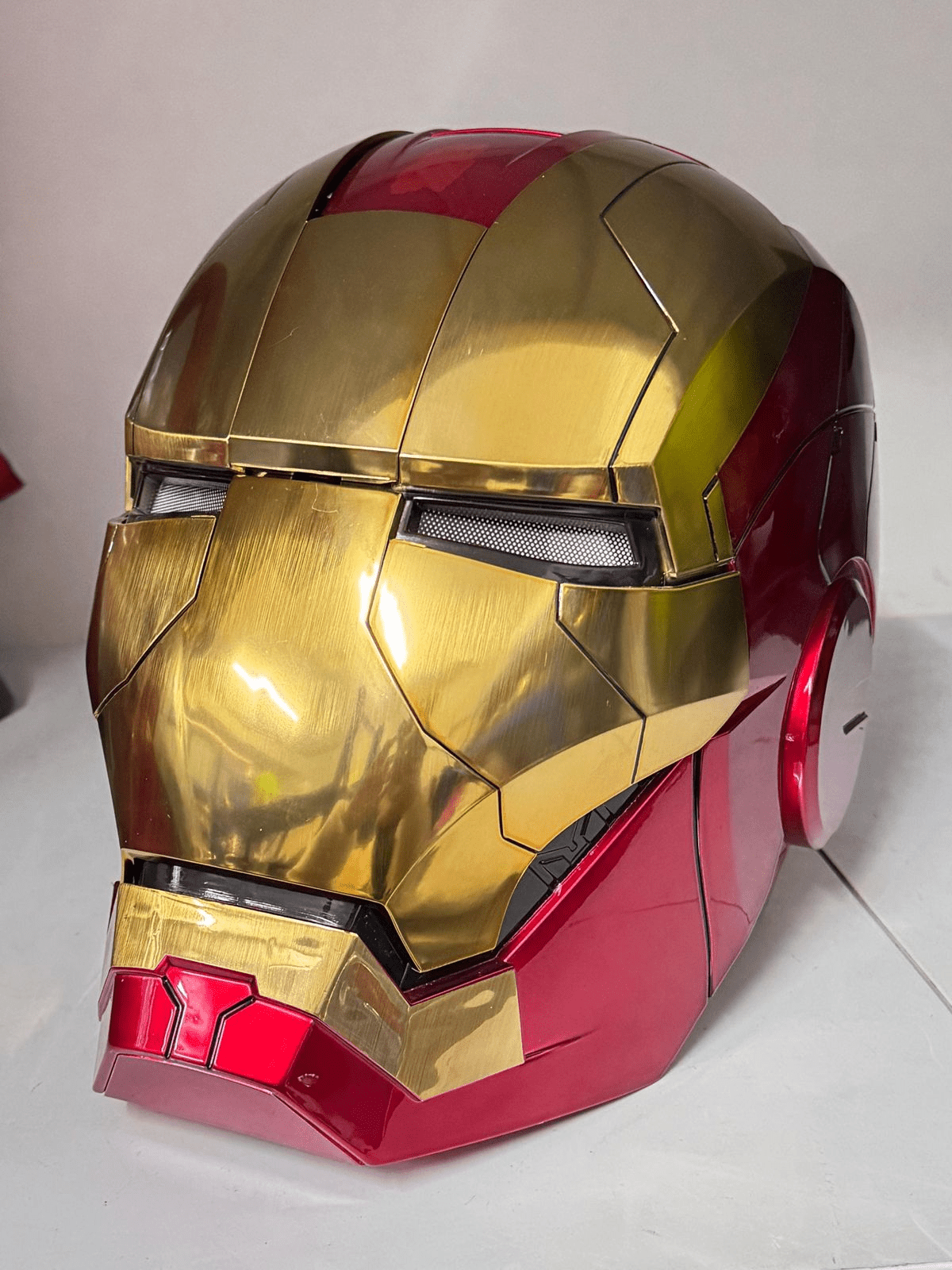 Electric Voice Controlled Iron Man Mask - Toynix